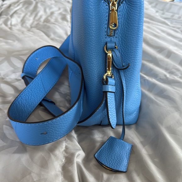 Radley London
Dukes Place Medium Pebble Leather Compartment
Crossbody - Picture 4 of 6